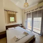 Captain's Maisonettes Villa *