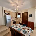 Captain's Maisonettes * Νικήτη