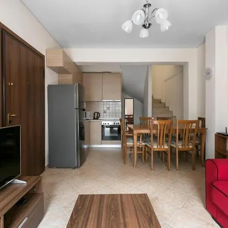 Captain's Maisonettes Νικήτη